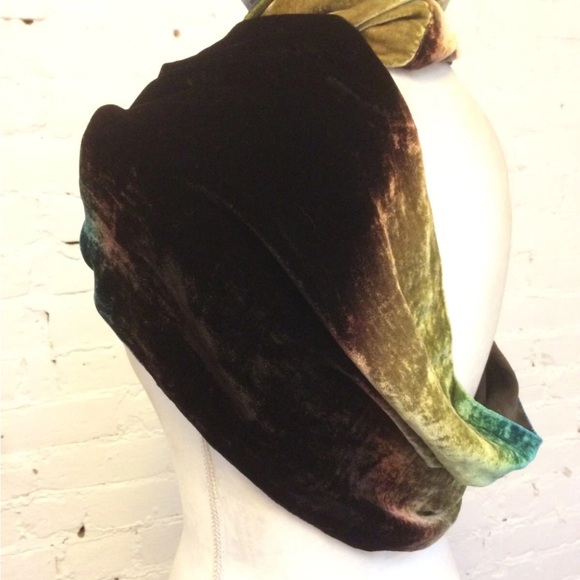 Kevin O’Brien green velvet ombré infinity scarf o/s - Picture 5 of 7